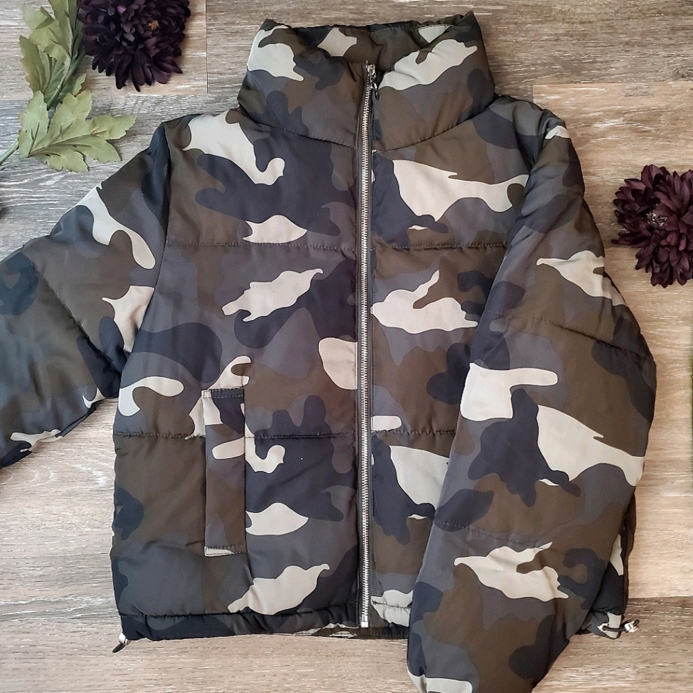 H&M | Camo Puffer Jacket - Picture 4 of 13